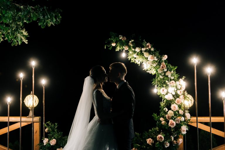 planning a wedding on a budget twlight